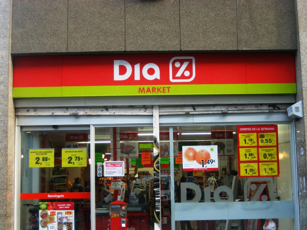 French regulator clears Dia France deal, Carrefour to sell 56 stores